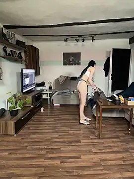 Snapshot of Seductively4_20 chatting on 11-14-25, 11:09 Seductively4 20 online show from 11-14-25, 11:09