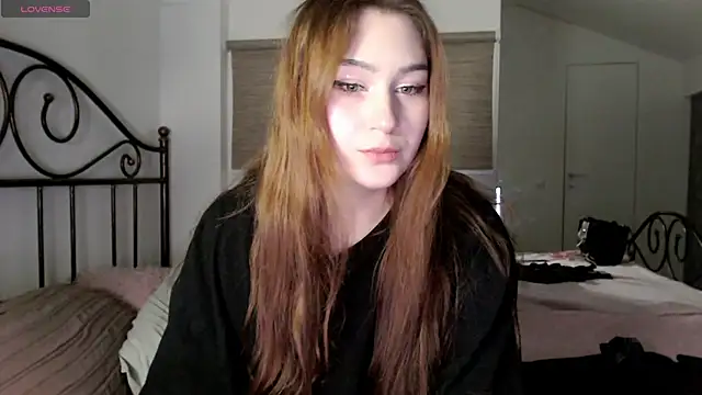 Lili Luuu online show from 03-25-26, 10:16