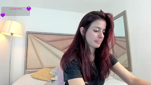 Snapshot of valerieMattson chatting on 10-23-25, 06:50 valerieMattson online show from 10-23-25, 06:50