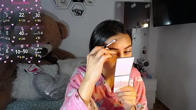 Snapshot of channel-rose1 chatting on 11-03-25, 12:28 channel-rose1 online show from 11-03-25, 12:28