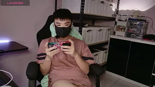 doggyman523 online show from 11-11-25, 03:23