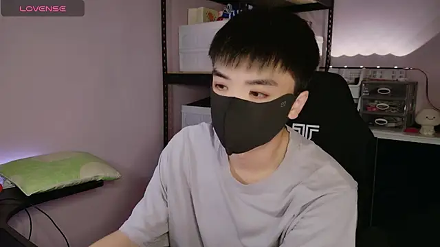 doggyman523 online show from 11-14-25, 04:06