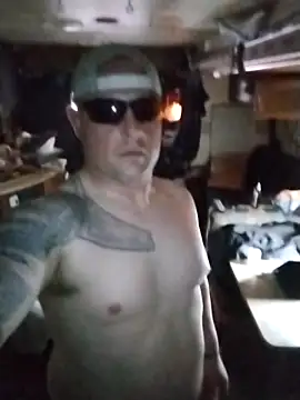 JoeyUhOh online show from 11-26-25, 03:29