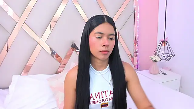 Snapshot of samantaa_shy chatting on 07-19-26, 03:43 samantaa shy online show from 07-19-26, 03:43