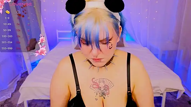 bluelunaray online show from 09-25-25, 01:53