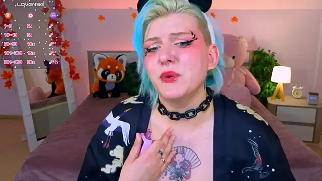 bluelunaray online show from 10-05-25, 10:02