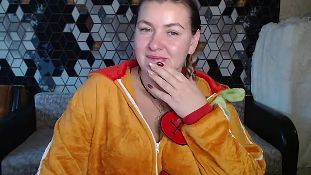 Snapshot of NikaSkylink chatting on 12-16-25, 05:01 NikaSkylink online show from 12-16-25, 05:01