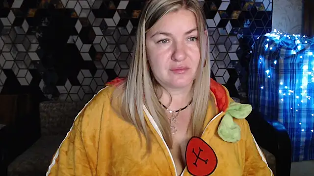 Snapshot of NikaSkylink chatting on 12-17-25, 07:53 NikaSkylink online show from 12-17-25, 07:53