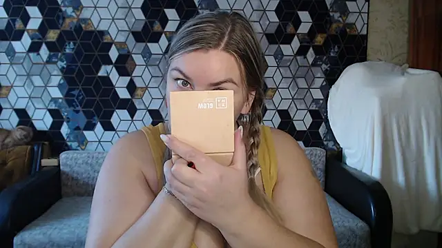 Snapshot of NikaSkylink chatting on 02-05-26, 05:12 NikaSkylink online show from 02-05-26, 05:12