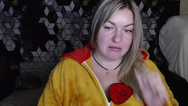 Snapshot of NikaSkylink chatting on 02-06-26, 07:17 NikaSkylink online show from 02-06-26, 07:17