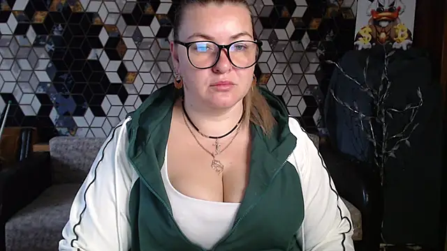 Snapshot of NikaSkylink chatting on 04-14-26, 04:40 NikaSkylink online show from 04-14-26, 04:40