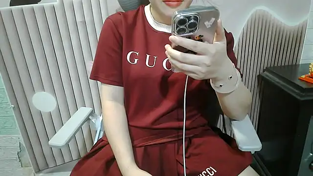 Snapshot of Emachiii chatting on 09-11-25, 12:11 Emachiii online show from 09-11-25, 12:11