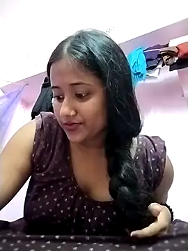 Snapshot of Fun__with__Prity chatting on 09-13-25, 05:46 Fun with Prity online show from 09-13-25, 05:46