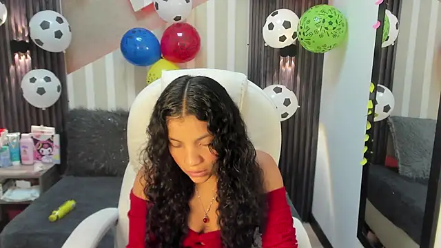 Snapshot of LittleeStar chatting on 06-20-26, 11:51 LittleeStar online show from 06-20-26, 11:51