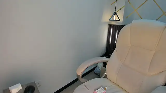 Snapshot of LittleeStar chatting on 06-30-26, 07:04 LittleeStar online show from 06-30-26, 07:04