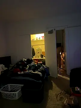 Snapshot of KingKevo27 chatting on 11-21-25, 12:43 KingKevo27 online show from 11-21-25, 12:43