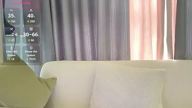 LunaDeVaal online show from 04-11-26, 05:34