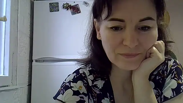 Krystal 82 online show from 11-12-25, 07:42