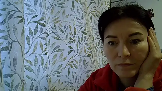 Krystal 82 online show from 12-19-25, 10:33