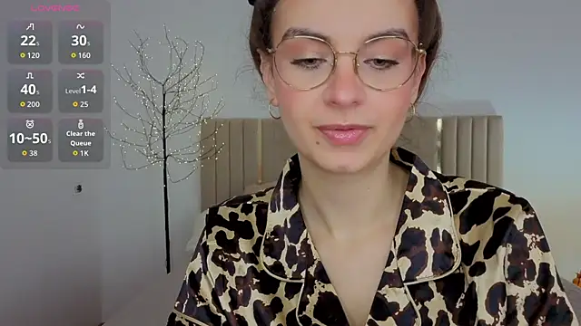 Real cutie1 online show from 07-14-26, 12:55