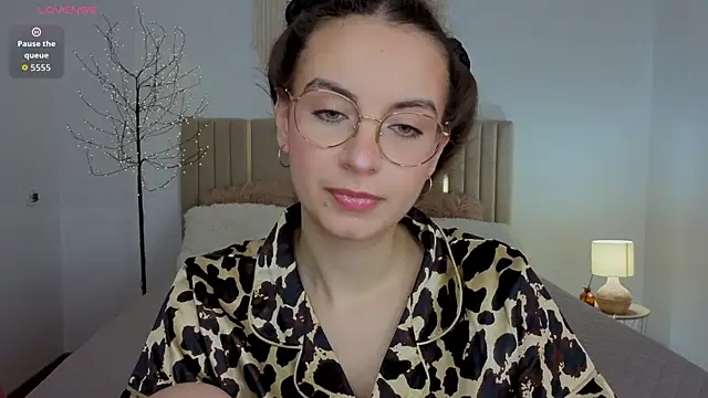 Real cutie1 online show from 07-16-26, 12:55