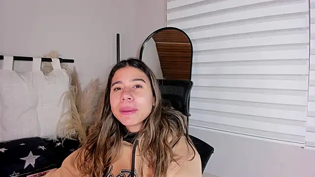 Rachell criss online show from 11-06-25, 04:13