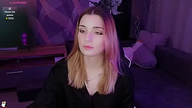 Sandy Belle online show from 11-22-25, 06:29