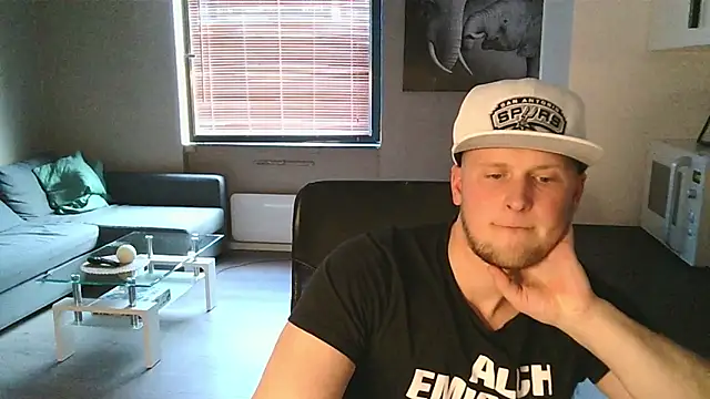 Snapshot of Dartanjanas13 chatting on 09-17-25, 03:03 Dartanjanas13 online show from 09-17-25, 03:03