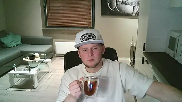 Snapshot of Dartanjanas13 chatting on 10-24-25, 09:44 Dartanjanas13 online show from 10-24-25, 09:44