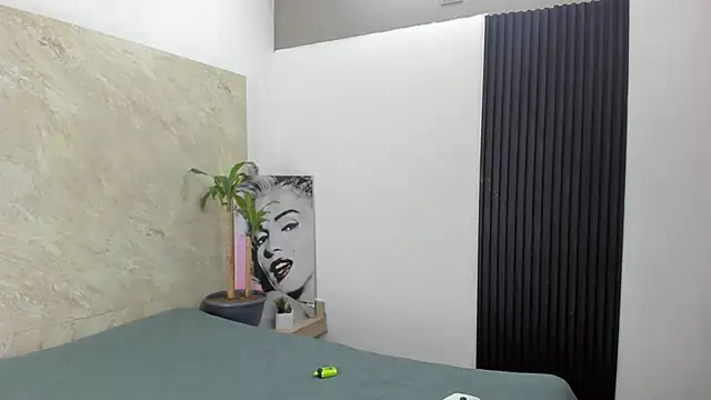 Snapshot of _Axel_09 chatting on 09-19-25, 04:14 Axel 09 online show from 09-19-25, 04:14