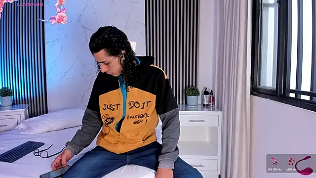 JackAndRosse  online show from 11-14-25, 01:10