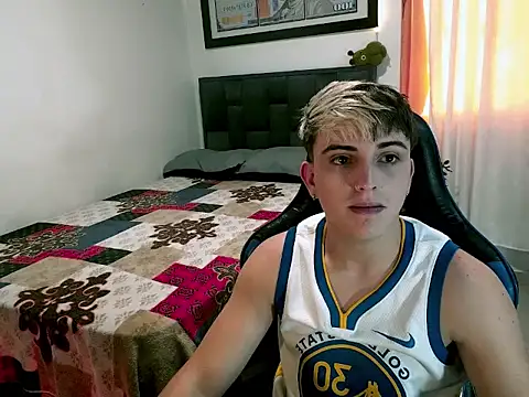 Snapshot of Justin_trevor1 chatting on 06-19-26, 10:35 Justin trevor1 online show from 06-19-26, 10:35