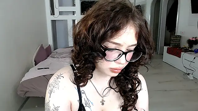 Hannah xBaby online show from 02-04-26, 01:39