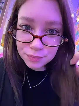 lucy-joy online show from 03-04-26, 09:15