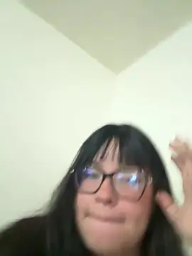 Snapshot of Emily_Taylor2 chatting on 06-17-26, 02:03 Emily Taylor2 online show from 06-17-26, 02:03