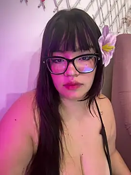 Snapshot of Emily_Taylor2 chatting on 07-10-26, 02:05 Emily Taylor2 online show from 07-10-26, 02:05