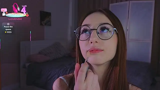 AvrilLeMell online show from 10-18-25, 10:21