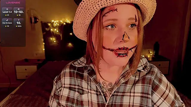 Snapshot of NaomiRey1 chatting on 10-31-25, 04:08 NaomiRey1 online show from 10-31-25, 04:08