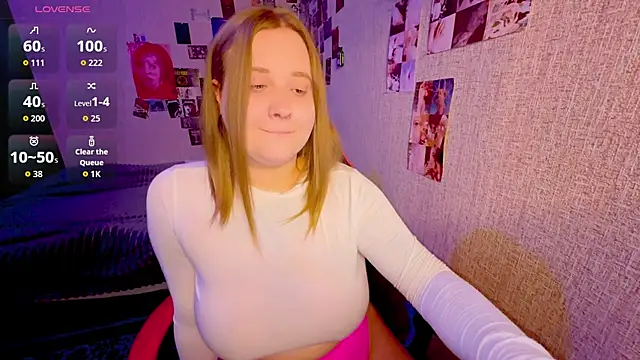 Snapshot of NaomiRey1 chatting on 07-16-26, 09:21 NaomiRey1 online show from 07-16-26, 09:21