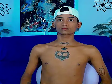 Snapshot of gabo_hotboy chatting on 05-30-26, 06:27 gabo hotboy online show from 05-30-26, 06:27