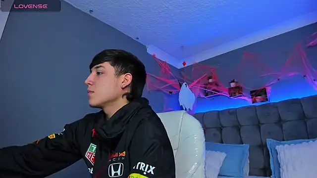 Snapshot of Ares_di_martin chatting on 10-31-25, 05:19 Ares di martin online show from 10-31-25, 05:19