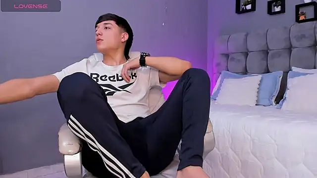 Snapshot of Ares_di_martin chatting on 11-07-25, 05:51 Ares di martin online show from 11-07-25, 05:51