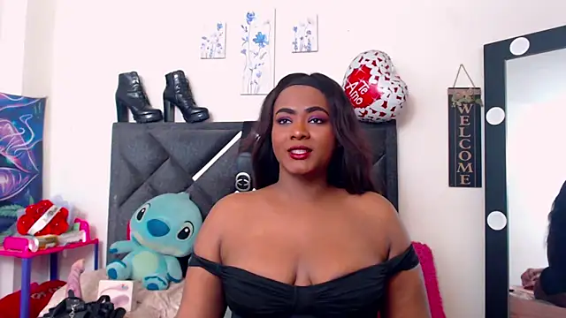 Snapshot of NatashaBella chatting on 12-13-25, 11:10 NatashaBella online show from 12-13-25, 11:10