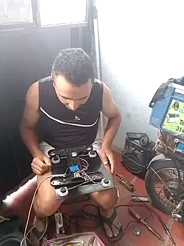 Snapshot of miroqui143 chatting on 11-13-25, 03:55 miroqui143 online show from 11-13-25, 03:55