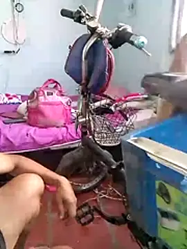 Snapshot of miroqui143 chatting on 11-22-25, 02:38 miroqui143 online show from 11-22-25, 02:38