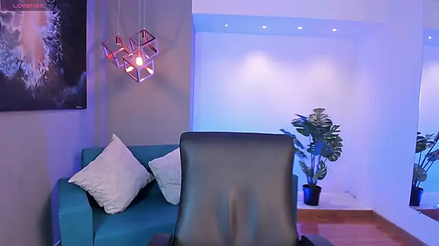 AidaJones online show from 11-19-25, 11:21