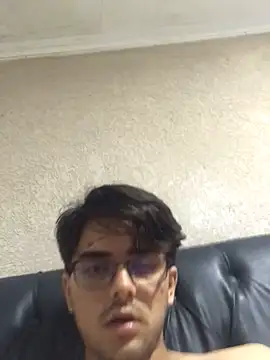 Snapshot of ljxjjxsooi chatting on 11-23-25, 04:34 ljxjjxsooi online show from 11-23-25, 04:34