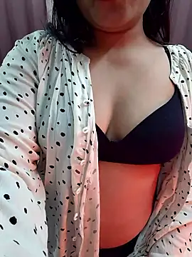 Snapshot of Aavya_007 chatting on 01-12-26, 02:11 Aavya 007 online show from 01-12-26, 02:11