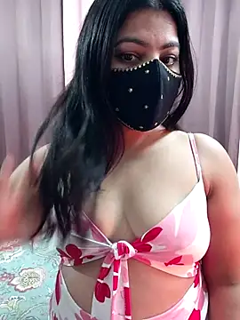 Snapshot of Aavya_007 chatting on 01-15-26, 04:06 Aavya 007 online show from 01-15-26, 04:06