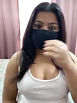 Snapshot of Aavya_007 chatting on 02-21-26, 04:13 Aavya 007 online show from 02-21-26, 04:13